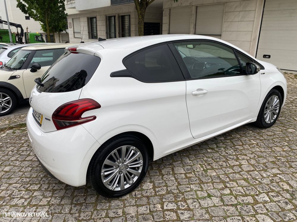Peugeot 208 1.2 PureTech Style - 9