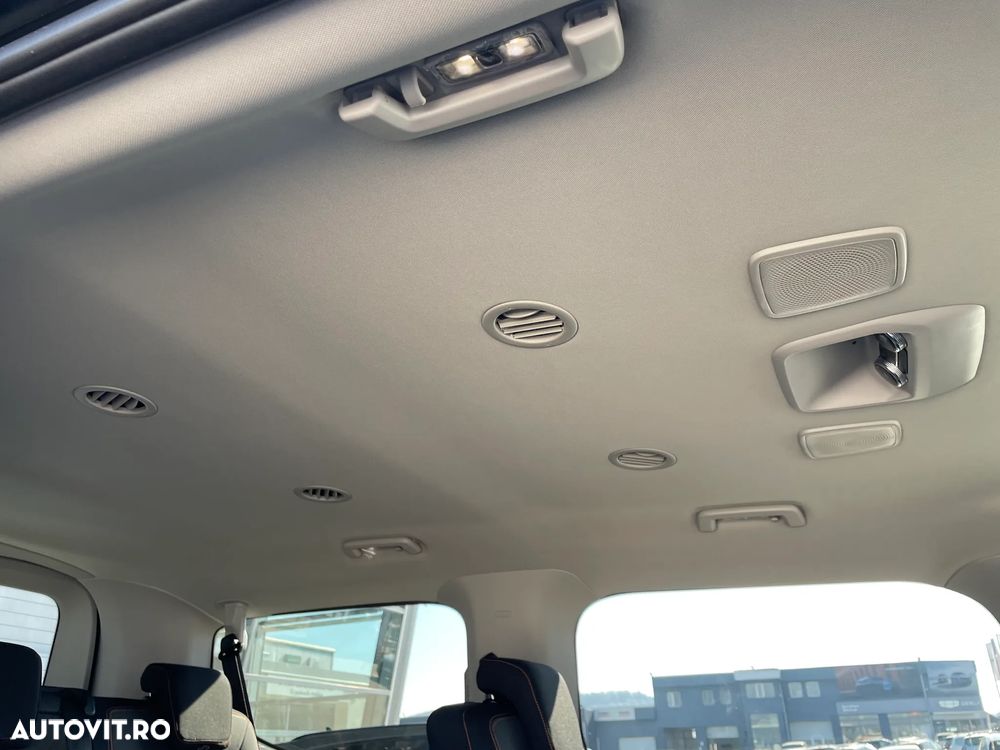 Volkswagen Caravelle - 16