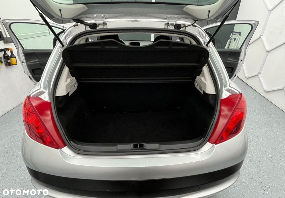 Peugeot 207 - 30