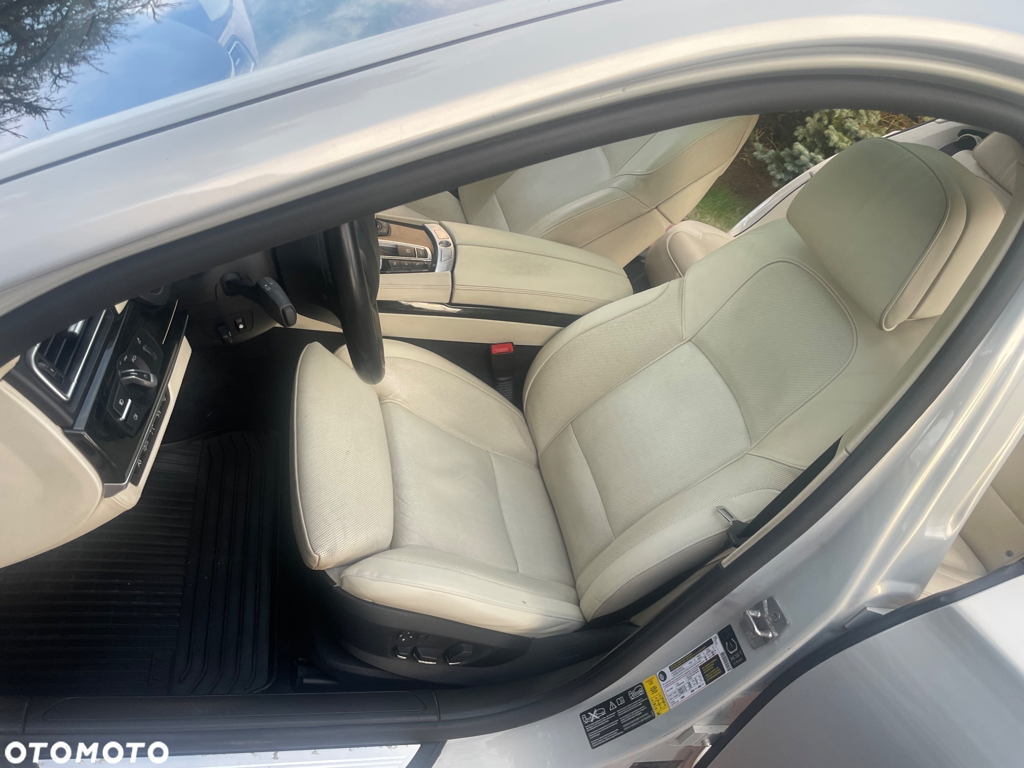 BMW Seria 7 750i L xDrive - 23