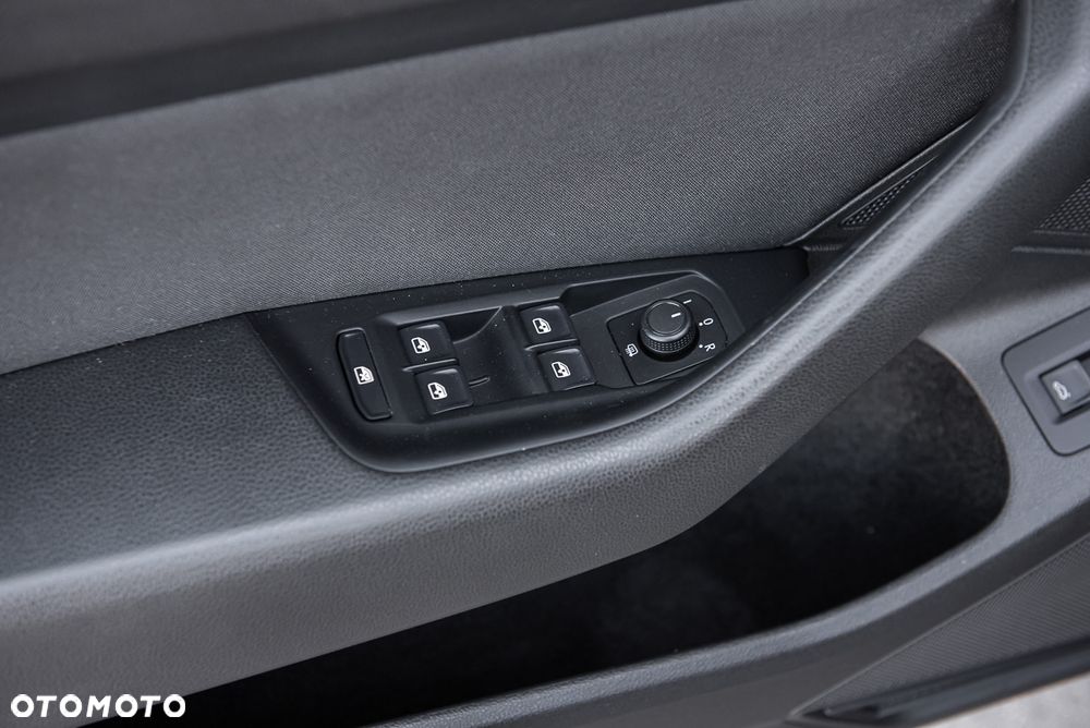 Volkswagen Passat - 17
