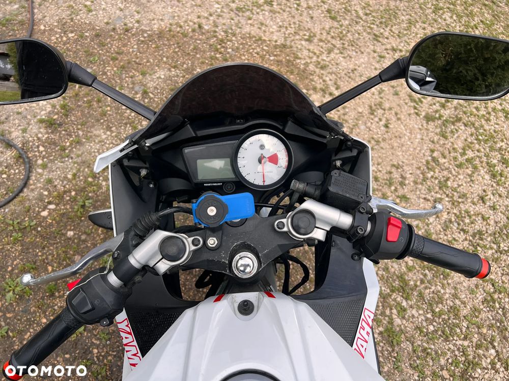 Yamaha YZF - 12