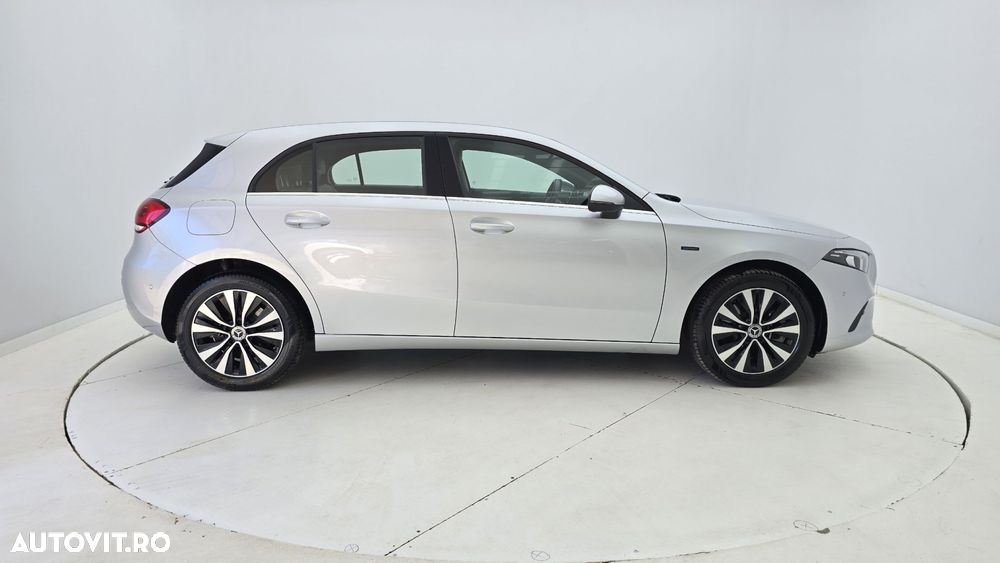 Mercedes-Benz A - 5