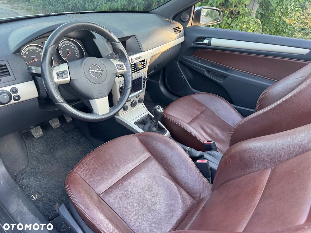 Opel Astra 1.8 Innovation 110 Jahre - 18