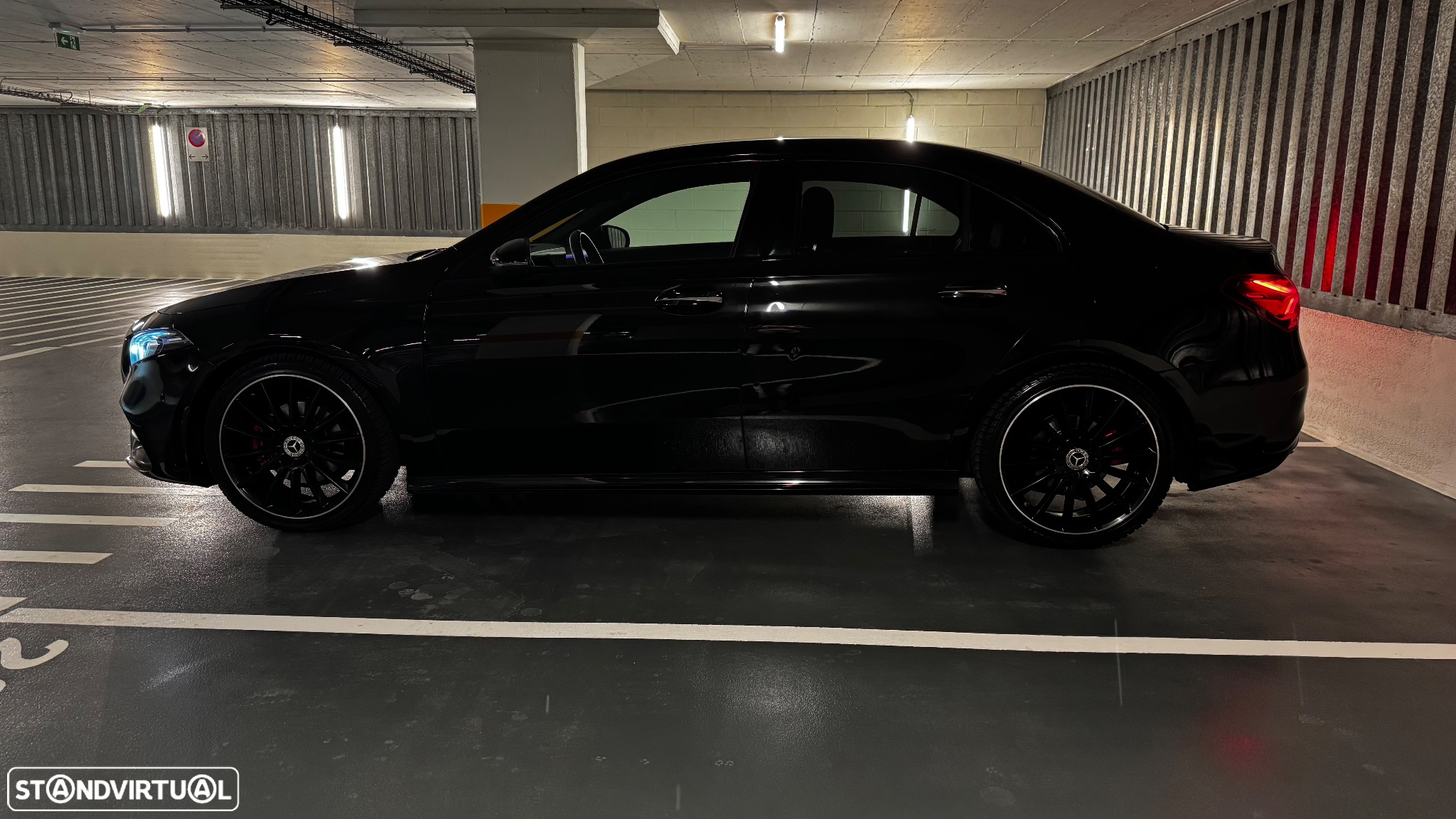 Mercedes-Benz A 180 Limousine d 7G-DCT AMG Line - 4