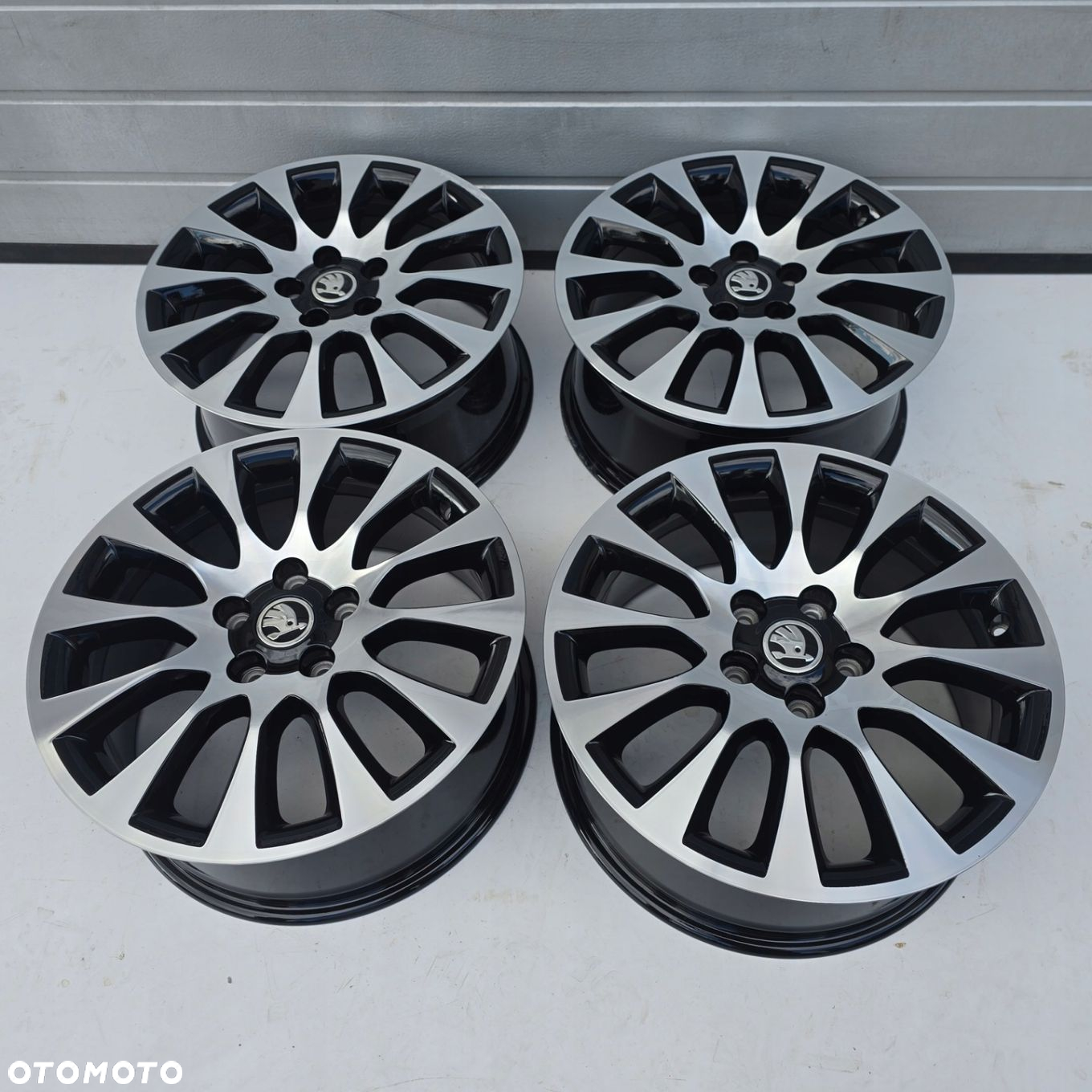 SKODA SUPERB II OCTAVIA II III IV YETI KAROQ 5x112 17 ET49 JAK NOWE - 2