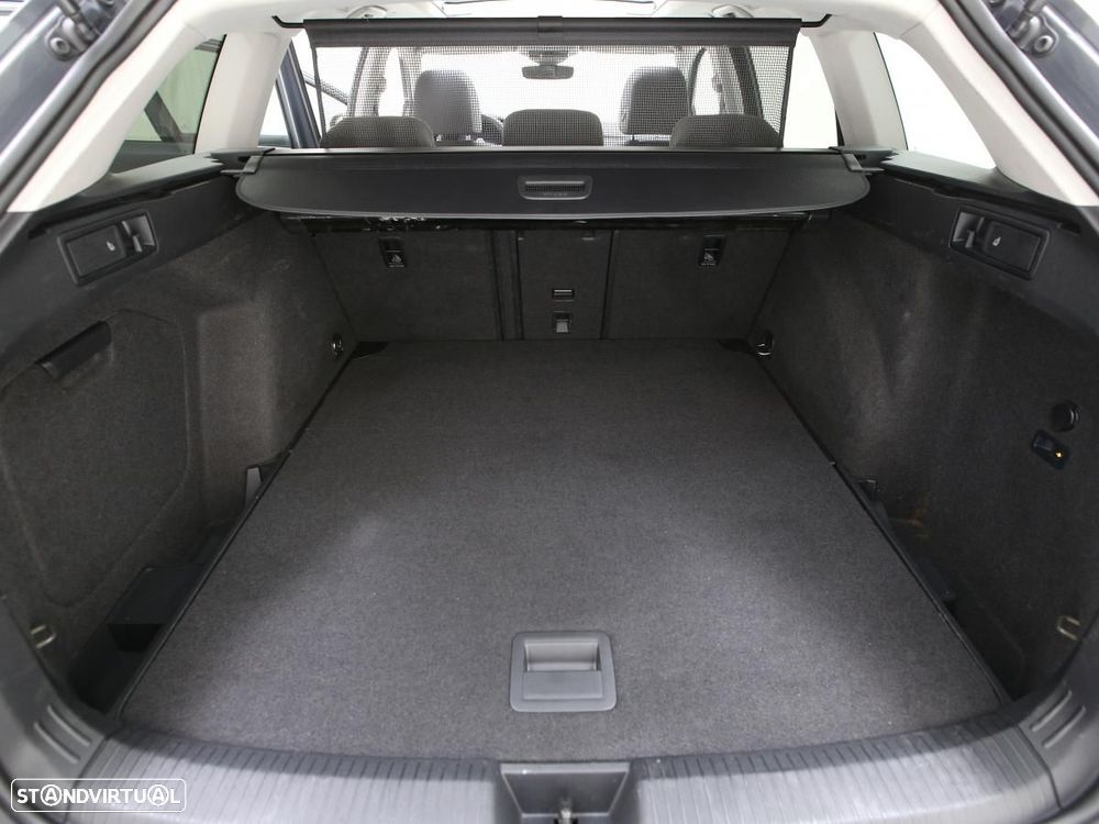 VW Golf Variant 2.0 TDi SCR DSG Active - 26