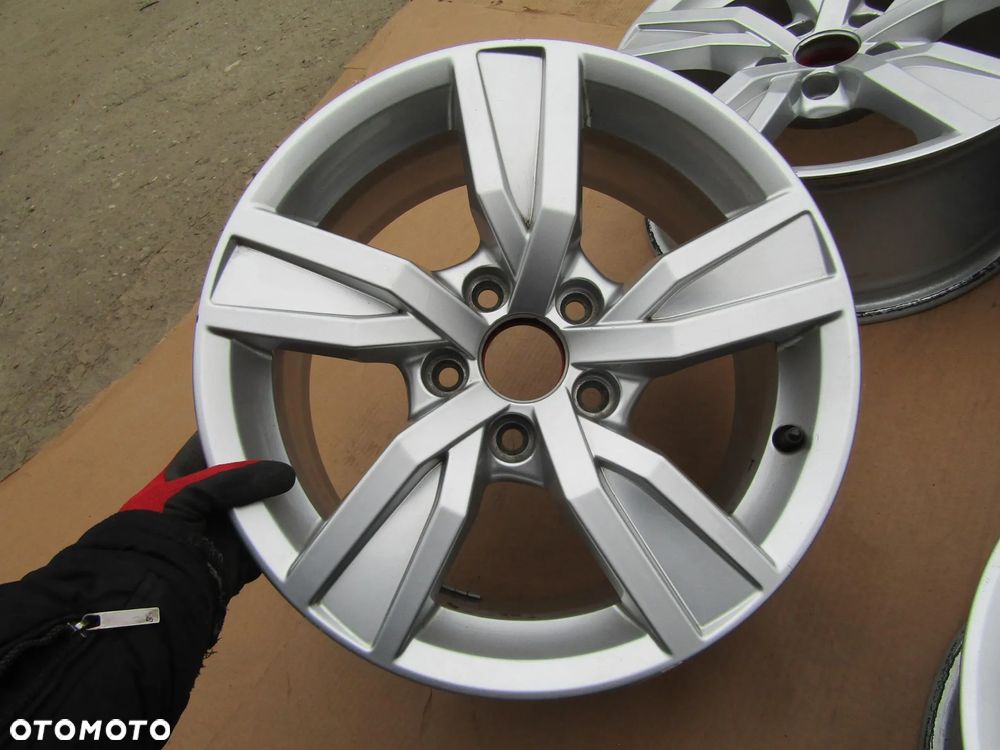 4x Felgi 16 Audi A4 B6 B7 B8 B9 VW Tiguan II Golf Skoda Kodiaq Karoq Seat Leon 7 j 5x112 ET35 - 13