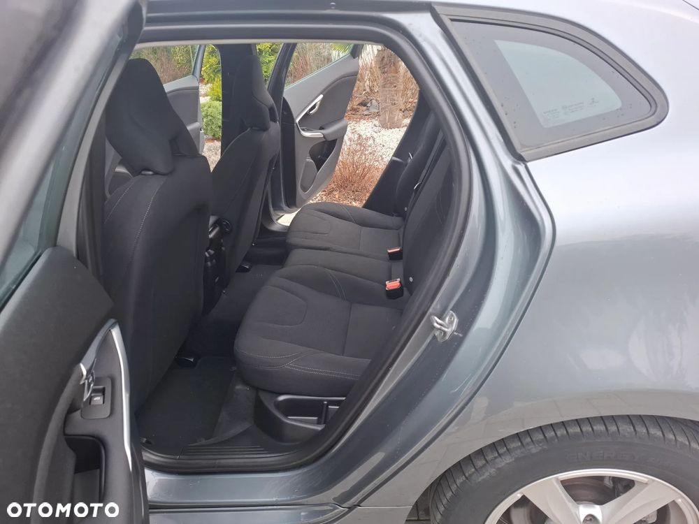 Volvo V40 T2 You - 26