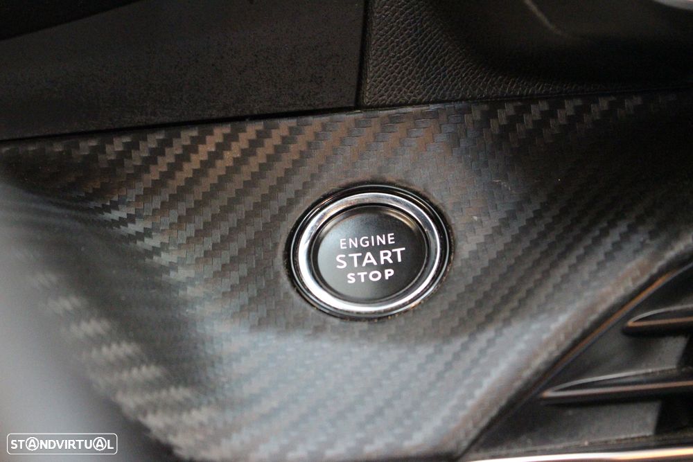 Peugeot 208 1.2 PureTech Allure Pack - 42