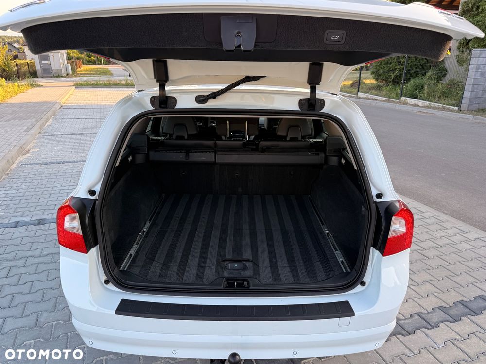 Volvo V70 D3 Momentum - 35