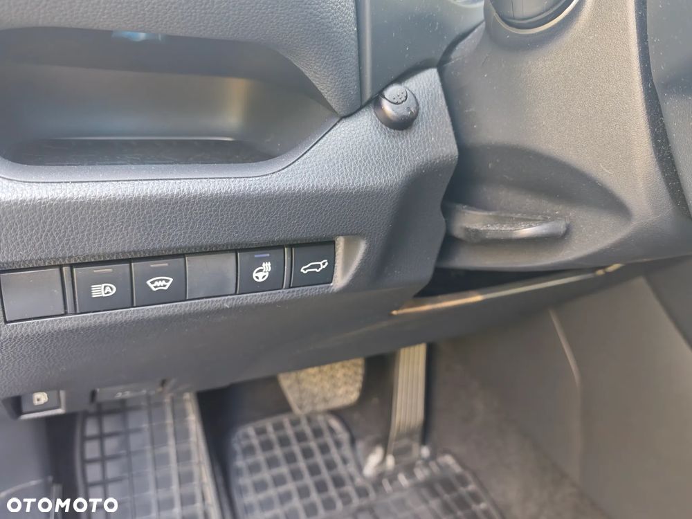 Toyota RAV4 2.5 Hybrid Selection 4x2 - 6