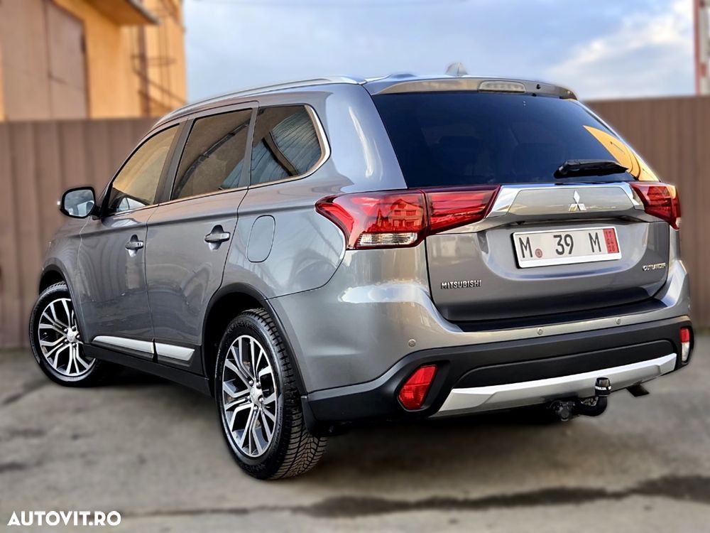 Mitsubishi Outlander 2.2 DI-D 4WD Automatik Diamant Edition+ - 6