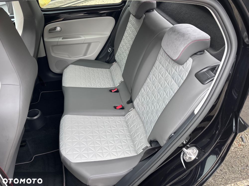 Volkswagen up! 1.0 beats - 17