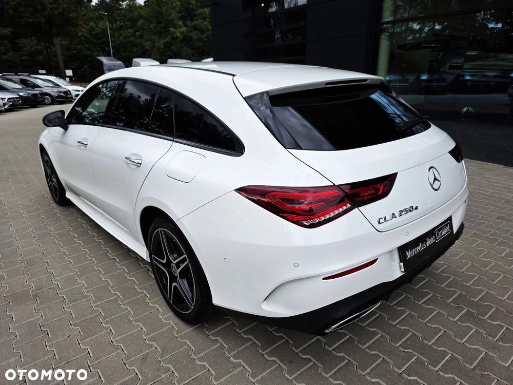 Mercedes-Benz CLA 250 e PHEV AMG Line 8G-DCT - 8