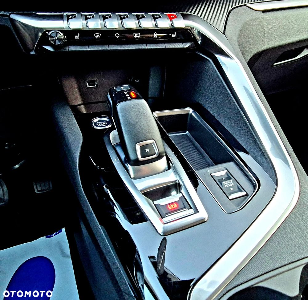 Peugeot 3008 PureTech 130 Stop & Start GPF EAT8 Active Business-Paket - 26