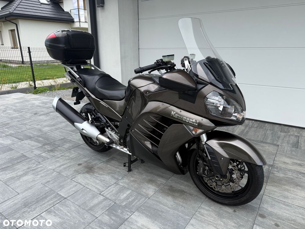 Kawasaki GTR - 6