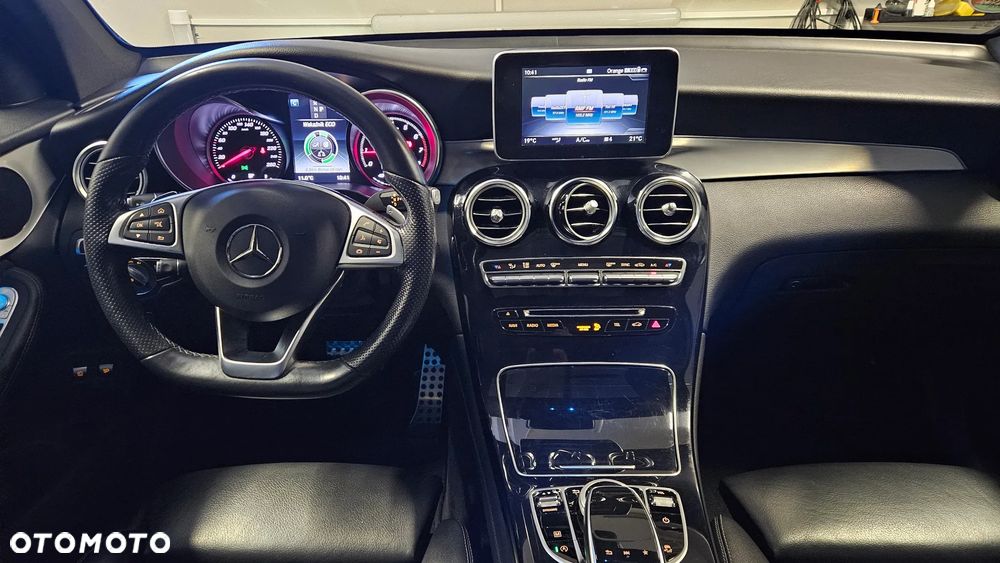 Mercedes-Benz GLC 250 4Matic 9G-TRONIC AMG Line - 27