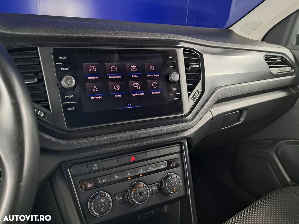 Volkswagen T-Roc - 17