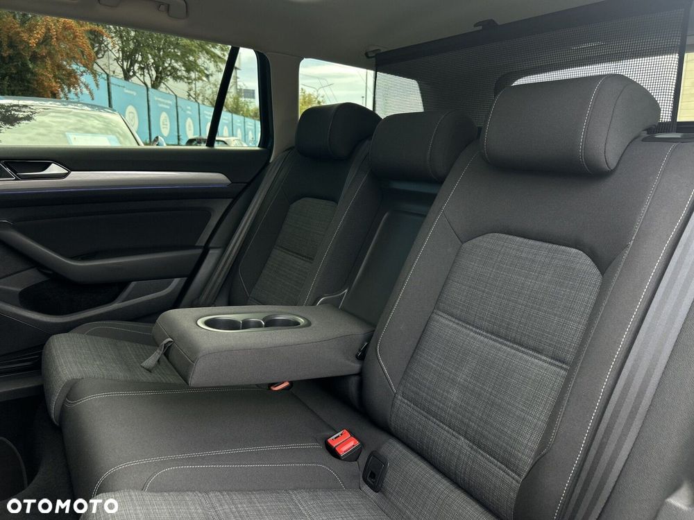 Volkswagen Passat - 22