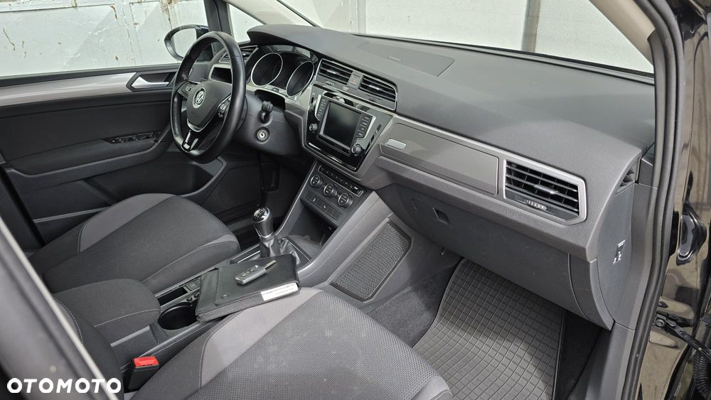 Volkswagen Touran 1.6 TDI SCR (BlueMotion Technology) Trendline - 17