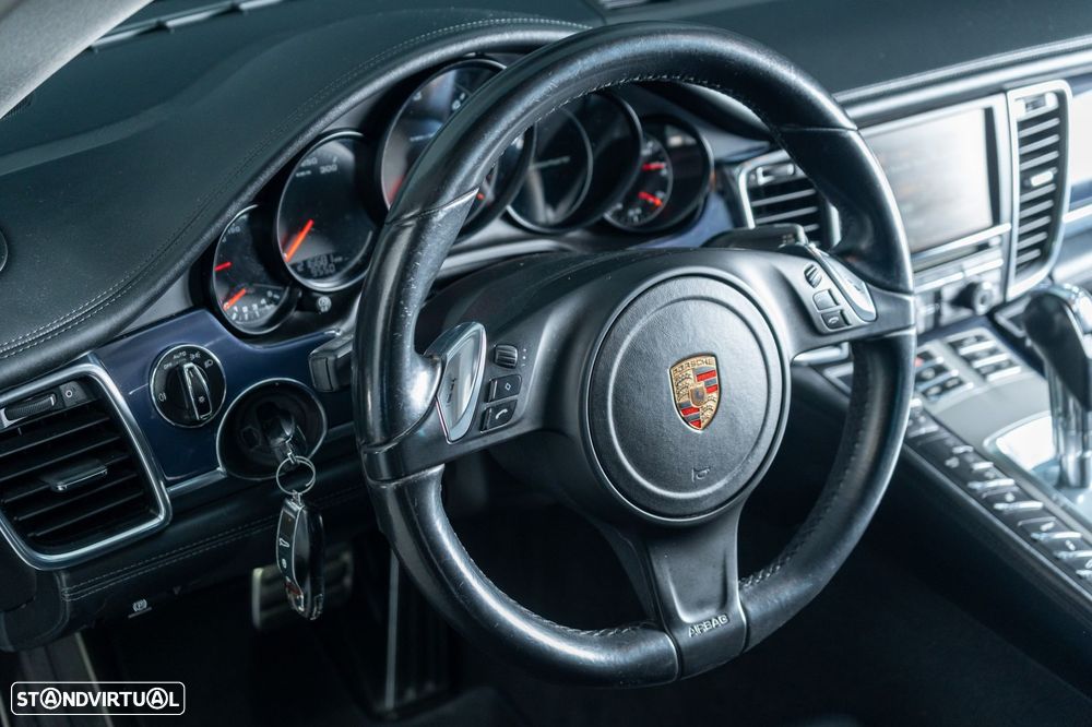 Porsche Panamera Standard - 23