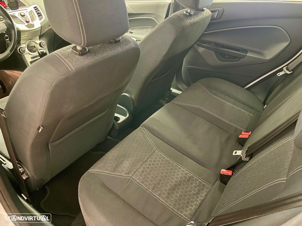 Ford Fiesta 1.4 Titanium Aut. - 27