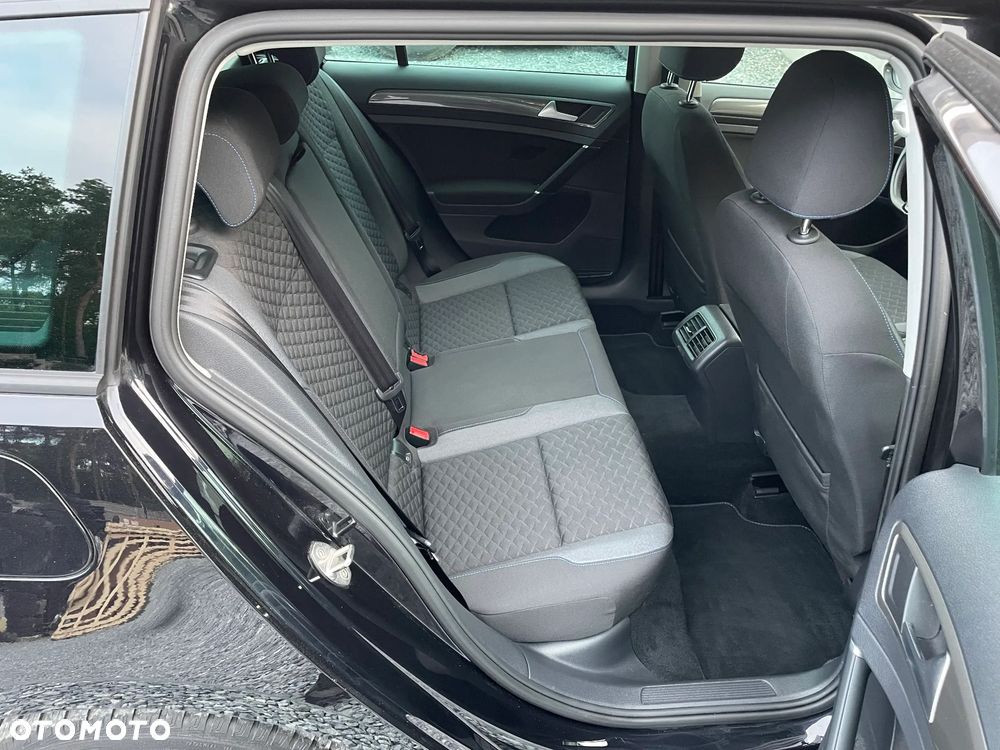 Volkswagen Golf - 19