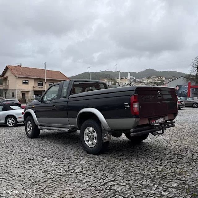 Nissan Navara 2.5 - 6