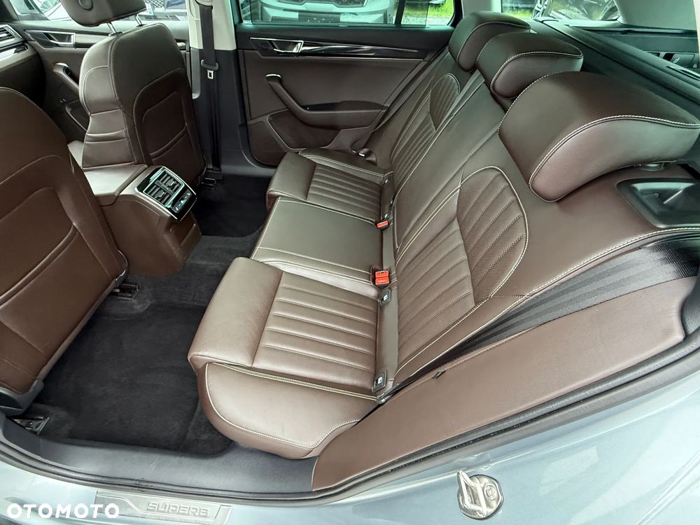 Skoda Superb 2.0 TDI SCR L&K DSG - 32