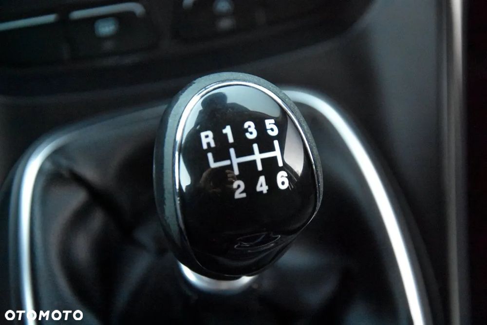 Ford Kuga 2.0 TDCi 4x2 Titanium - 29