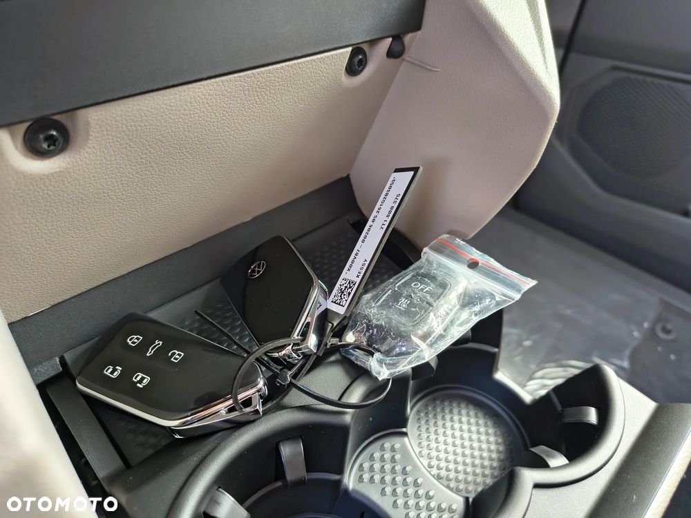 Volkswagen Multivan 2.0 TDI L2 Style DSG - 26