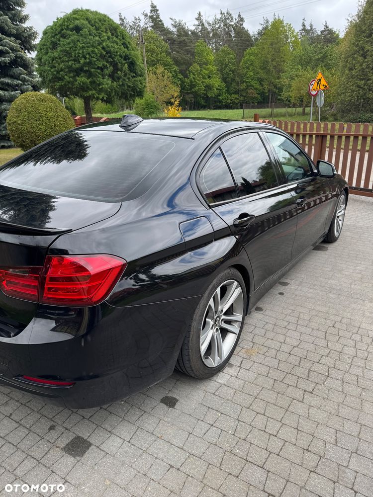 BMW Seria 3 328i - 5