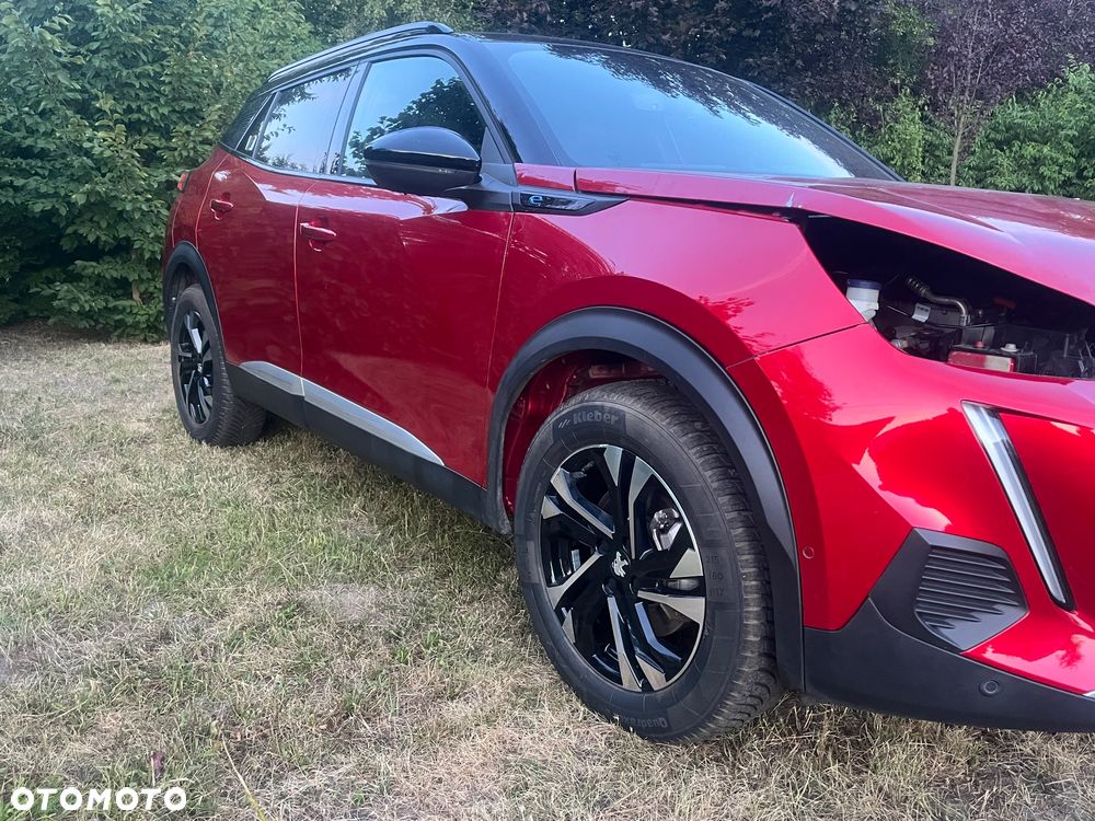 Peugeot 2008 136 GT - 10