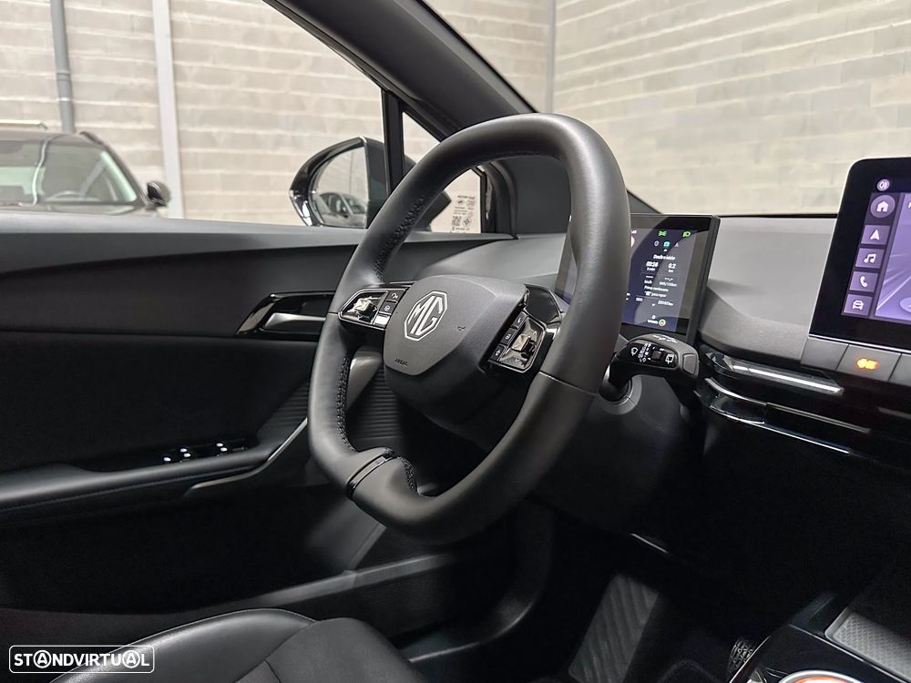 MG MG4 77 kWh Extended Range Luxury - 38