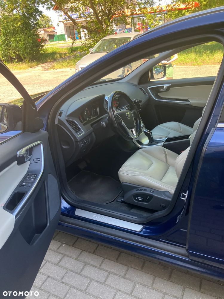 Volvo XC 60 D4 Drive-E Ocean Race - 3