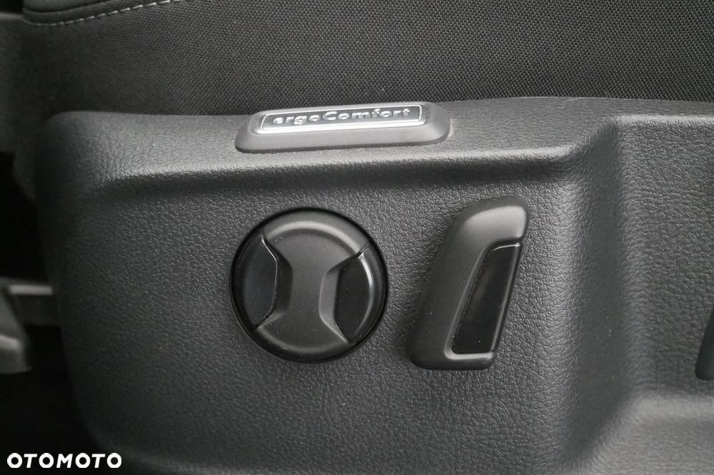 Volkswagen Passat - 30