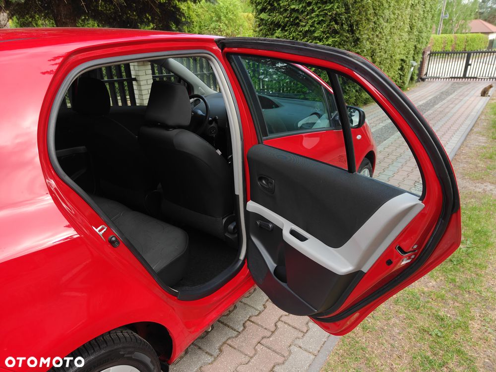 Toyota Yaris - 12