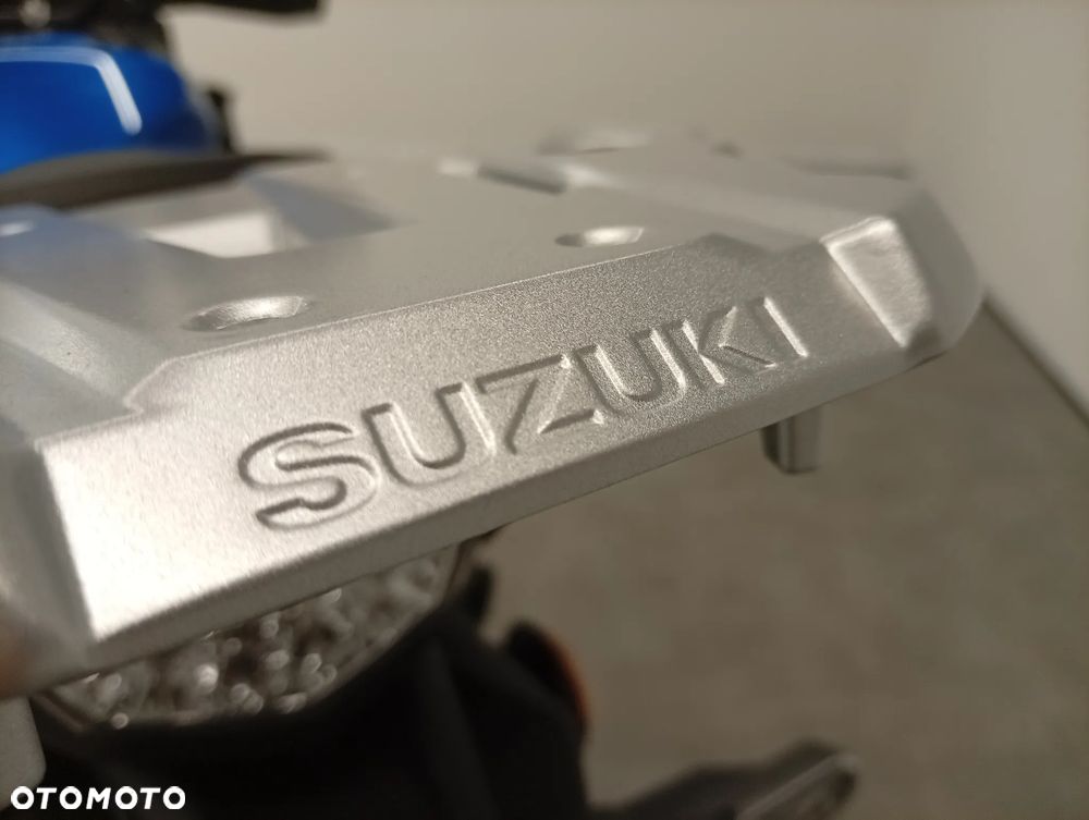 Suzuki GSX - 8