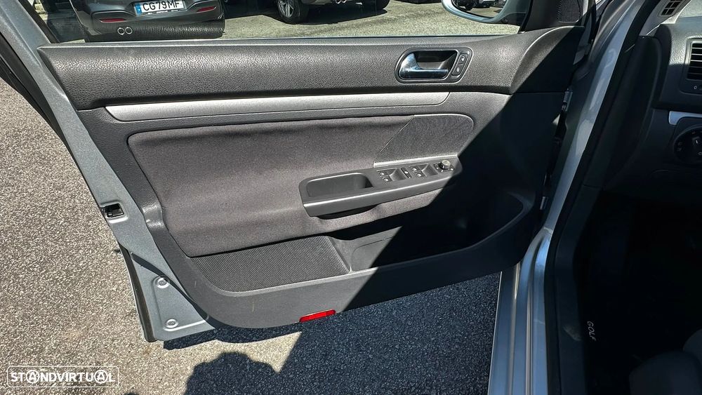 VW Golf 1.9 TDi BlueM. Confortline - 14