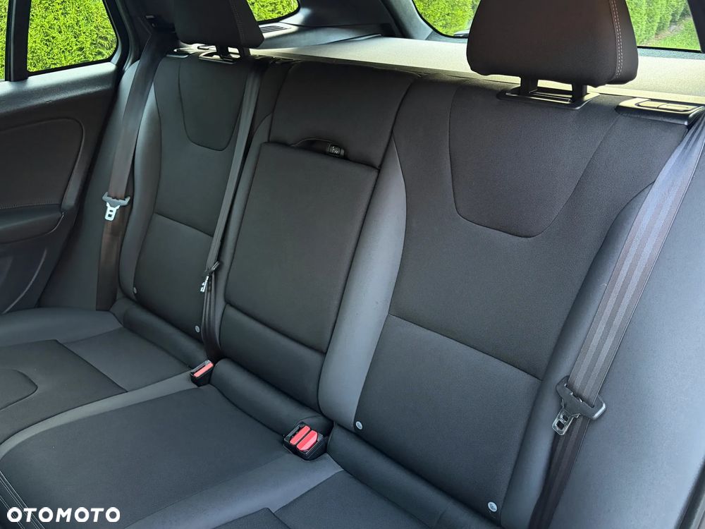 Volvo V60 D3 Momentum - 27