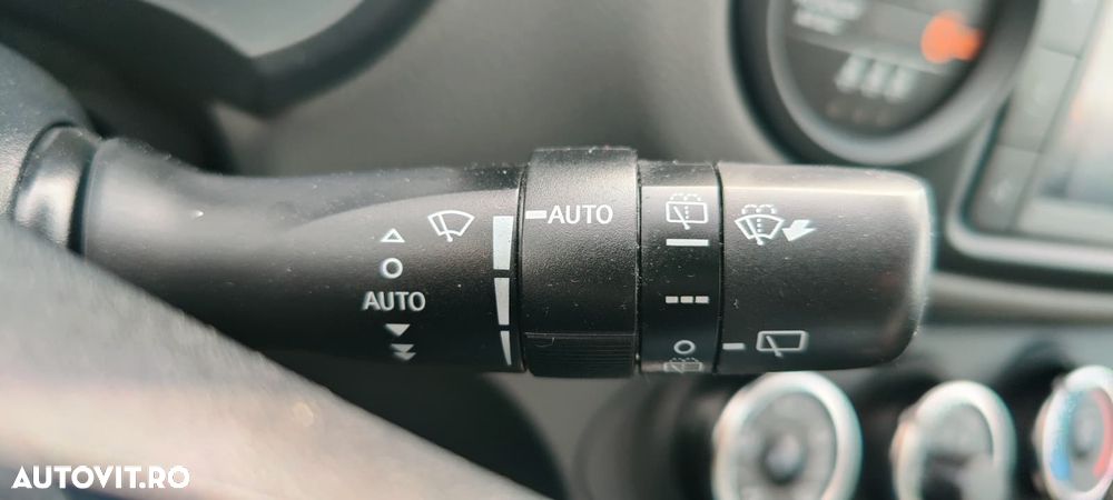 Toyota Yaris 1.5 L VVT-iE Active - 15