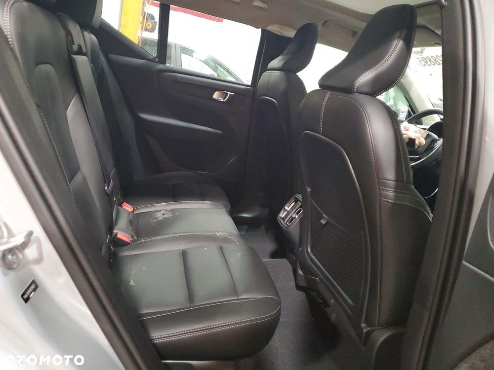 Volvo XC 40 B5 B AWD Ultimate Bright - 11