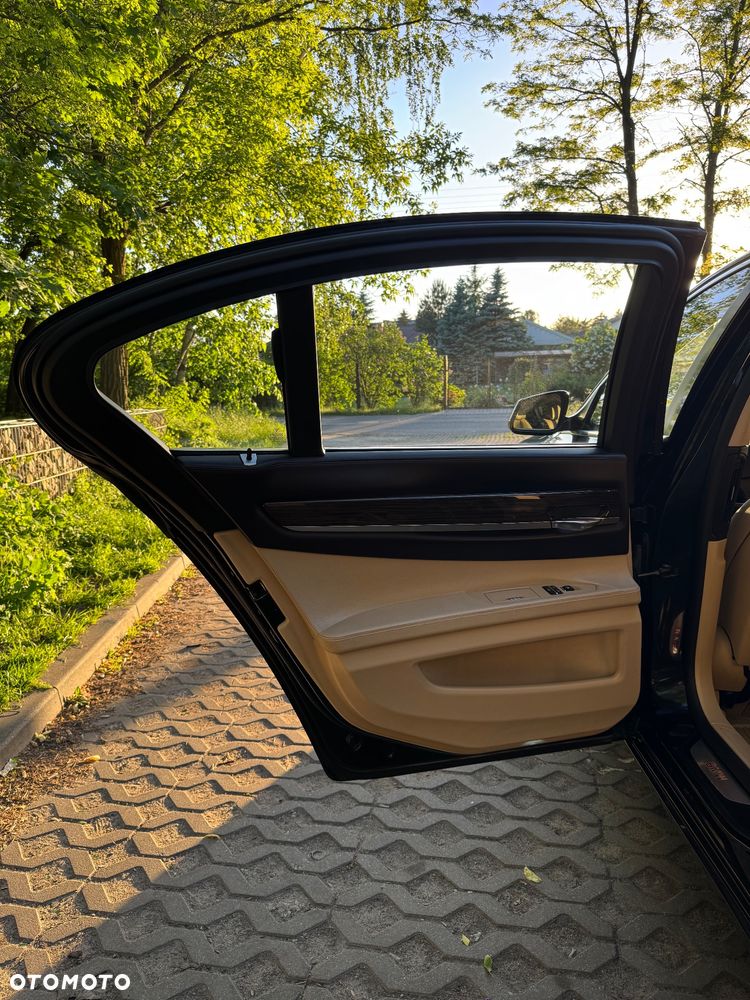 BMW Seria 7 730d - 17