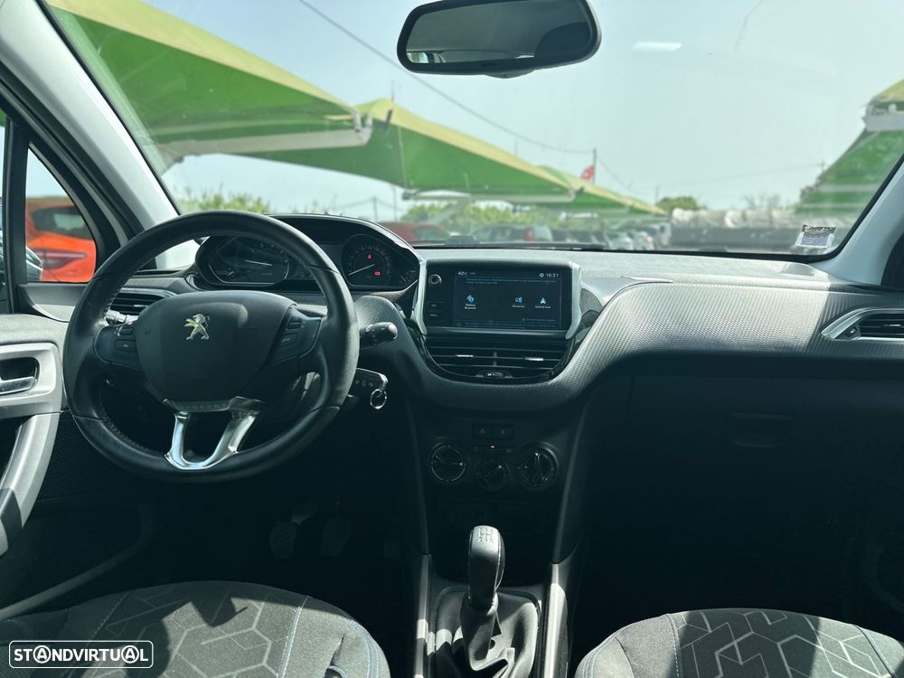 Peugeot 2008 1.2 PureTech Style - 8