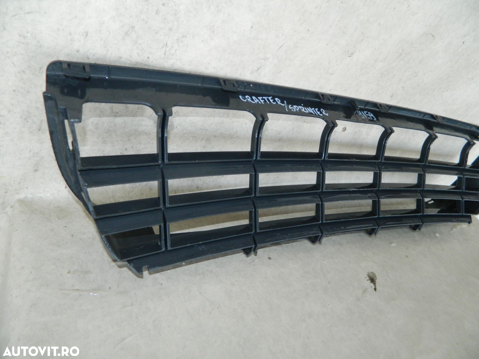 Grila intre proiectoare, VW Crafter  /  Mercedes Sprinter, 2007, 2008, 2009, 2010, 2011, 2012, 2013,  , 2E0807835A  /  9068850153 - 4
