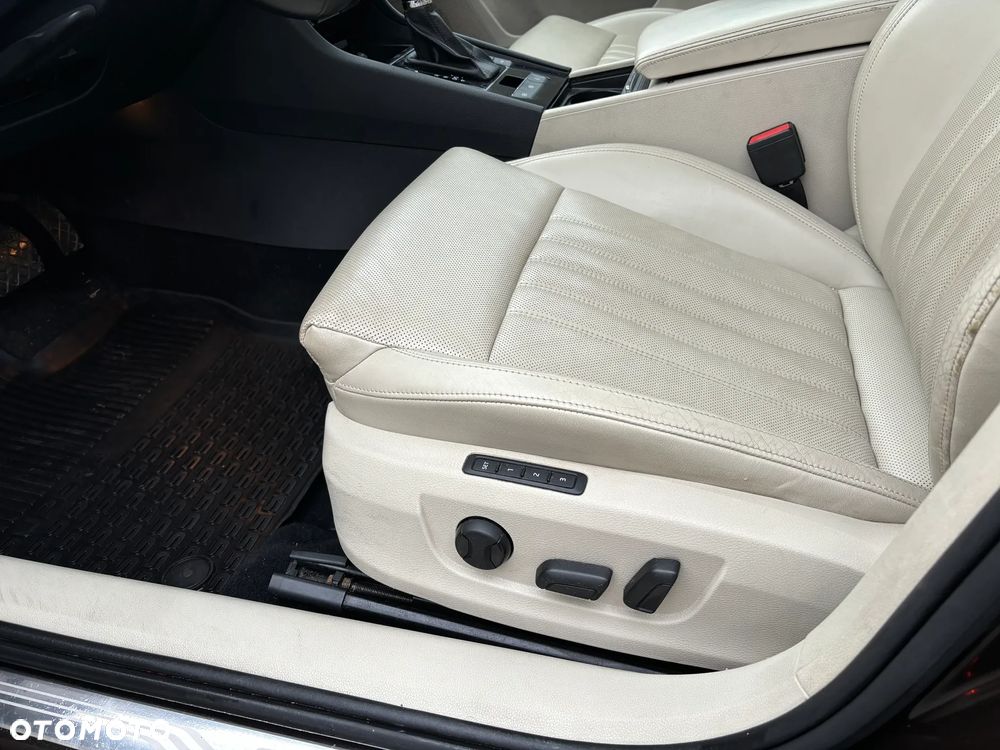 Skoda Superb 2.0 TDI L&K DSG7 - 22