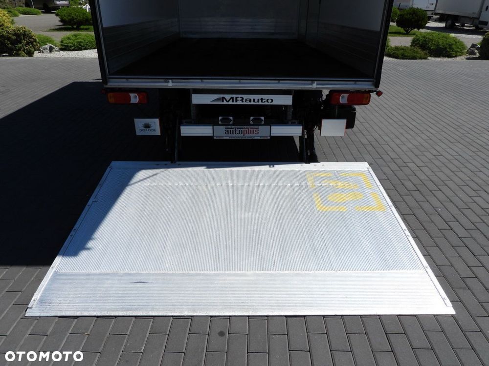 Iveco DAILY 35S18 KONTENER WINDA 8 PALET TEMPOMAT NAWIGACJA LEDY AUTOMAT HI-MATIC KLIMATYZACJA  180KM - 16