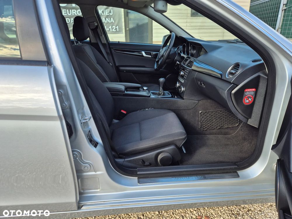 Mercedes-Benz Klasa C 200 CDI BlueEff Classic - 21
