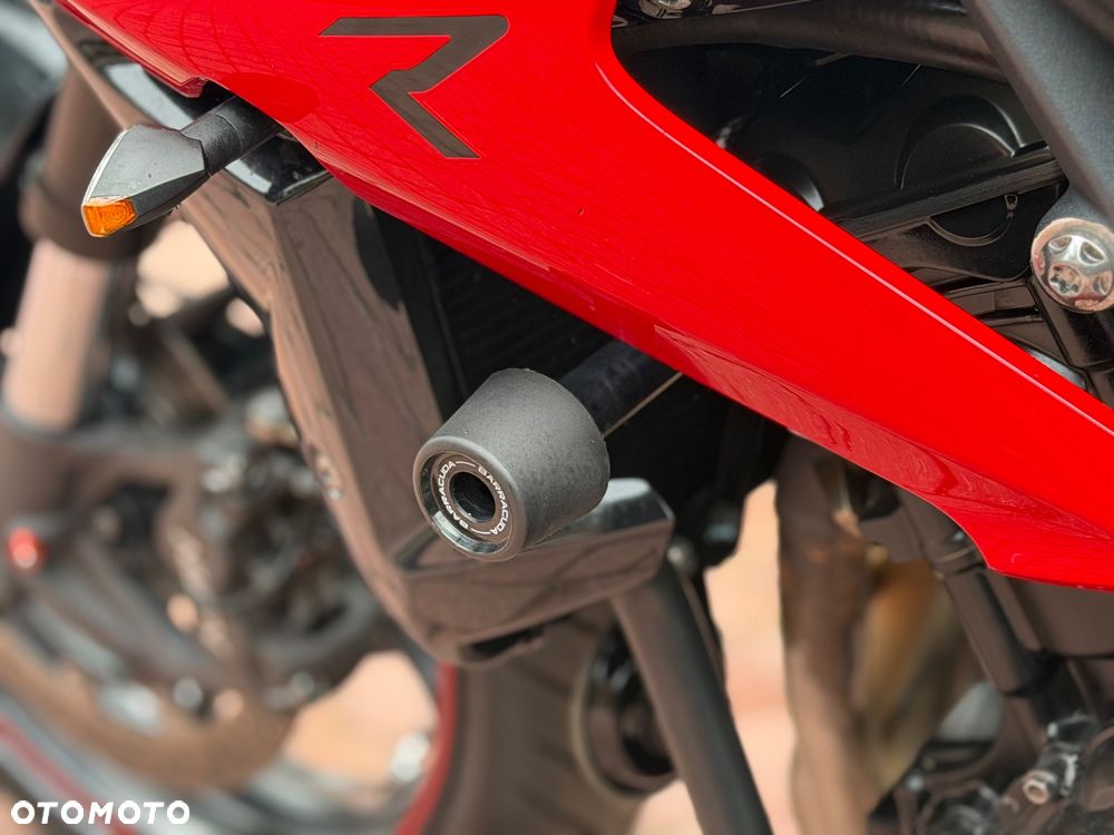 Triumph Street Triple - 25